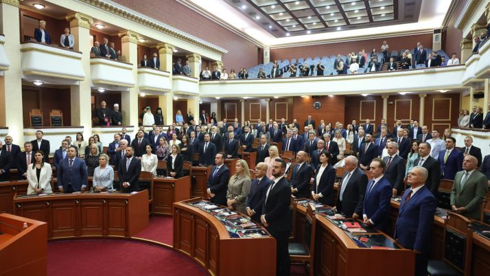 Kuvendi i ri: Legjitimiteti, tradita politike dhe nismat aktuale